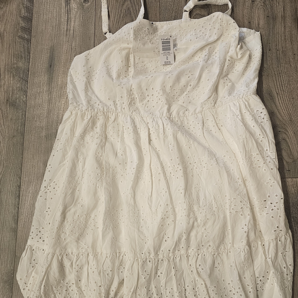 Elegant Cream Eyelet Midi Dress
